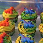2014-12-05_jcb8mn-jen-bateman-dinosaur-cake-cupcakes5