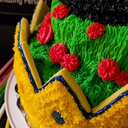 2019-02-23_jcb8mn-jen-bateman-top-hat-crown-decorated-cake4