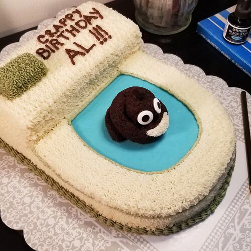 2019-03-08_jcb8mn-jen-bateman-crappy-birthday-cake1