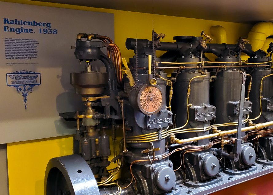 Lake Superior Maritime Visitor Center: Kahlenberg Engine