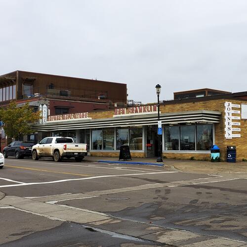 Grand Marais: Wisconsin St and 1st Ave W
